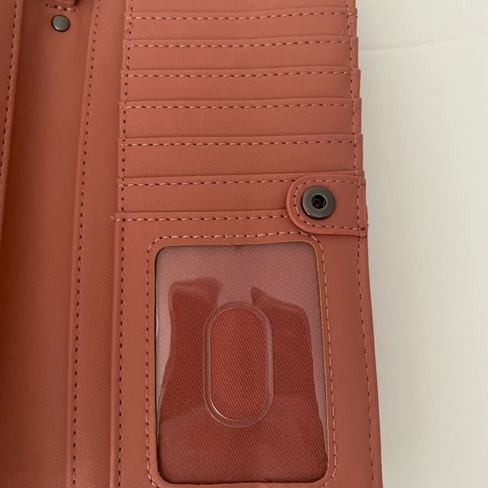 NEW! Universal Thread Wallet - Picture 7 of 9